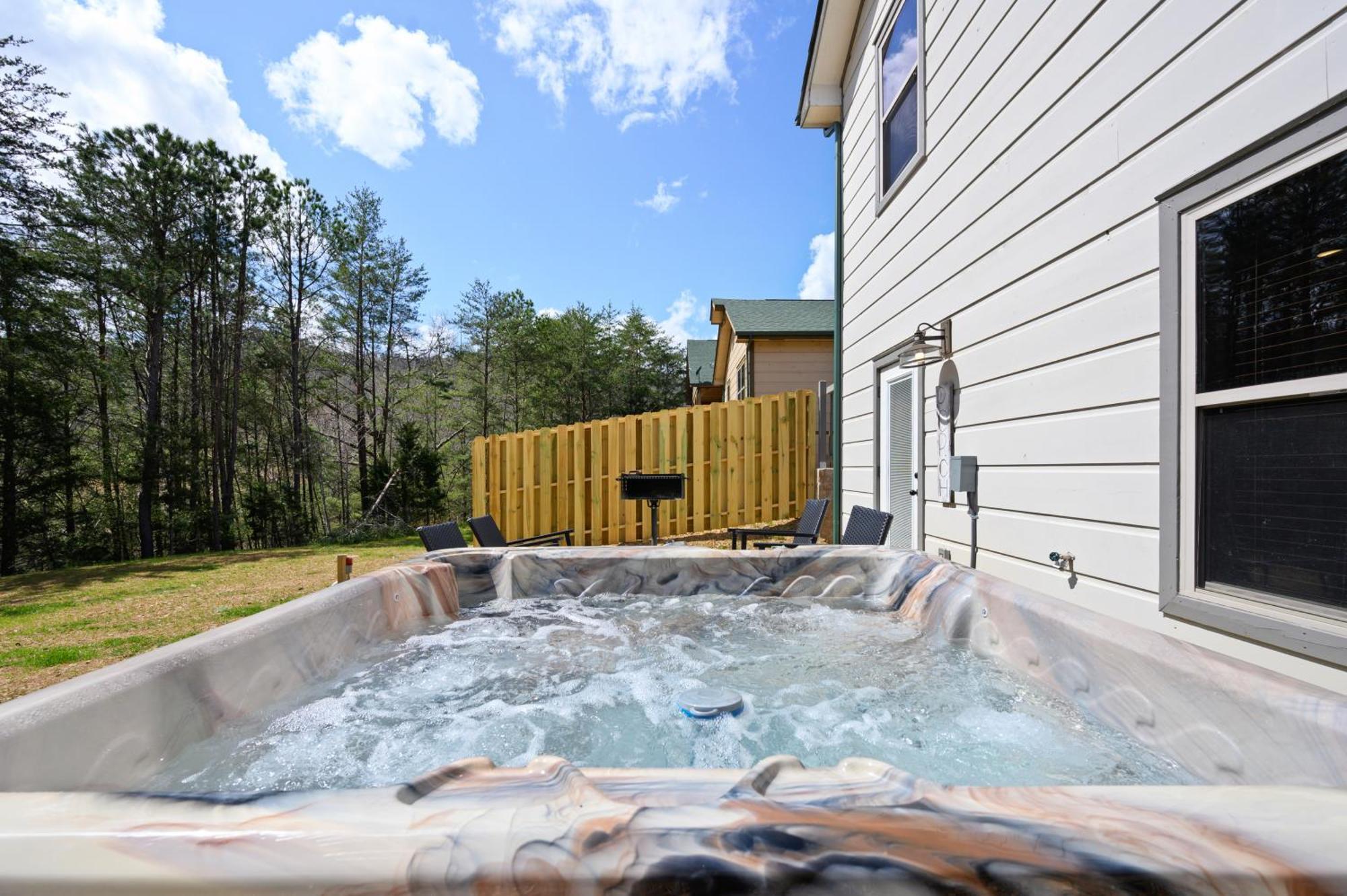 Luxury 3-Br Cabin Minutes From Parkway With Game Room And Hot Tub Pigeon Forge Dış mekan fotoğraf