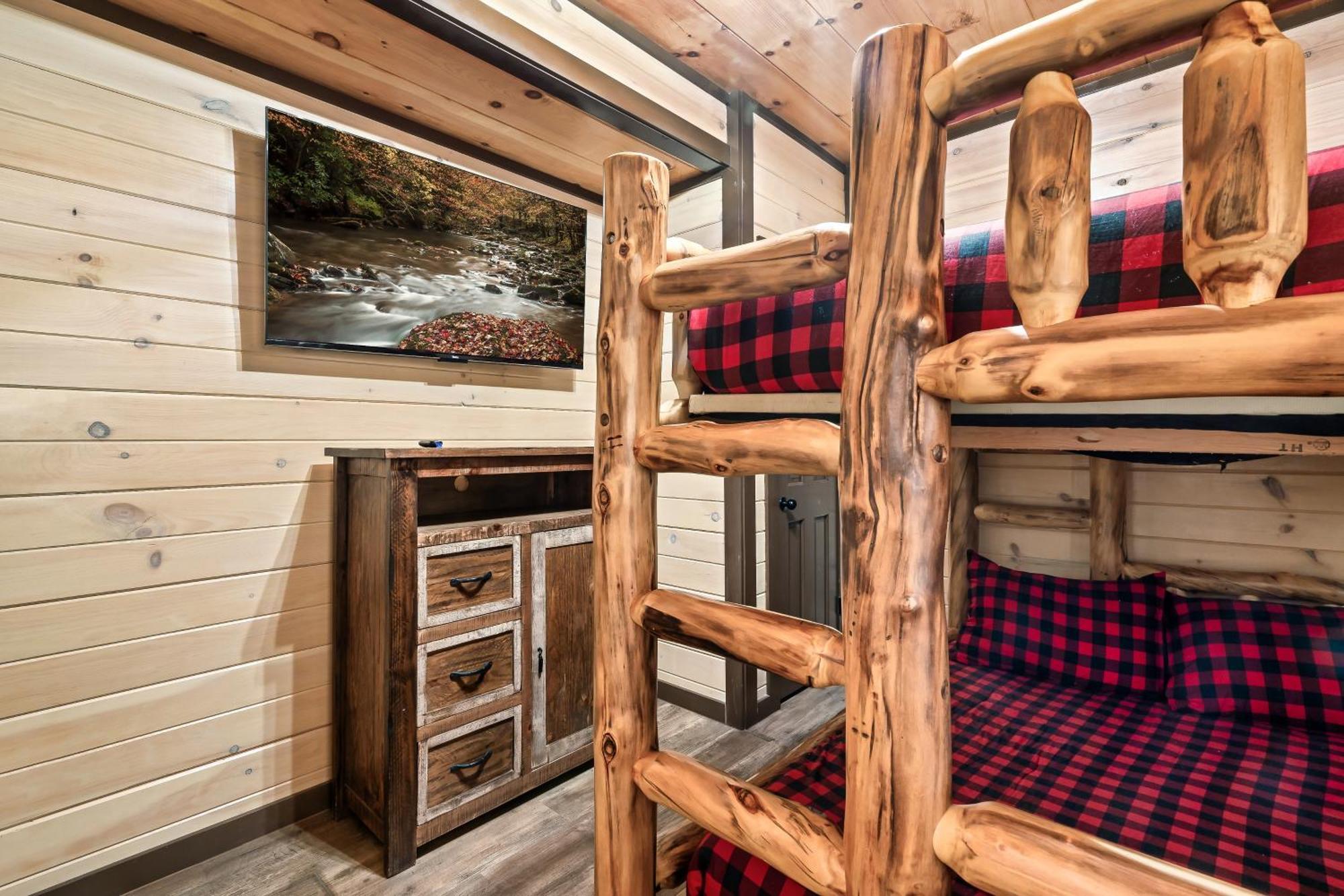 Luxury 3-Br Cabin Minutes From Parkway With Game Room And Hot Tub Pigeon Forge Dış mekan fotoğraf