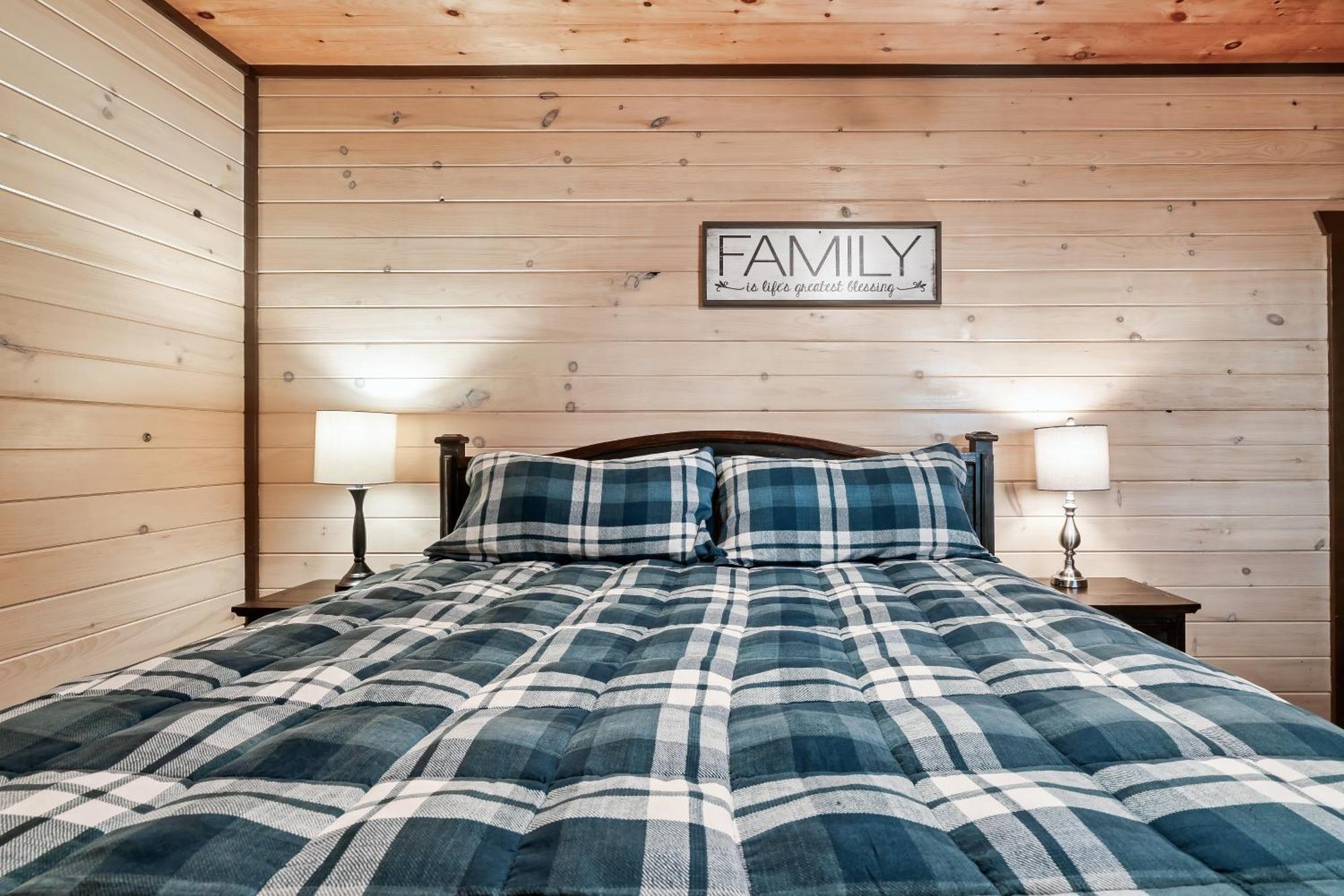 Luxury 3-Br Cabin Minutes From Parkway With Game Room And Hot Tub Pigeon Forge Dış mekan fotoğraf